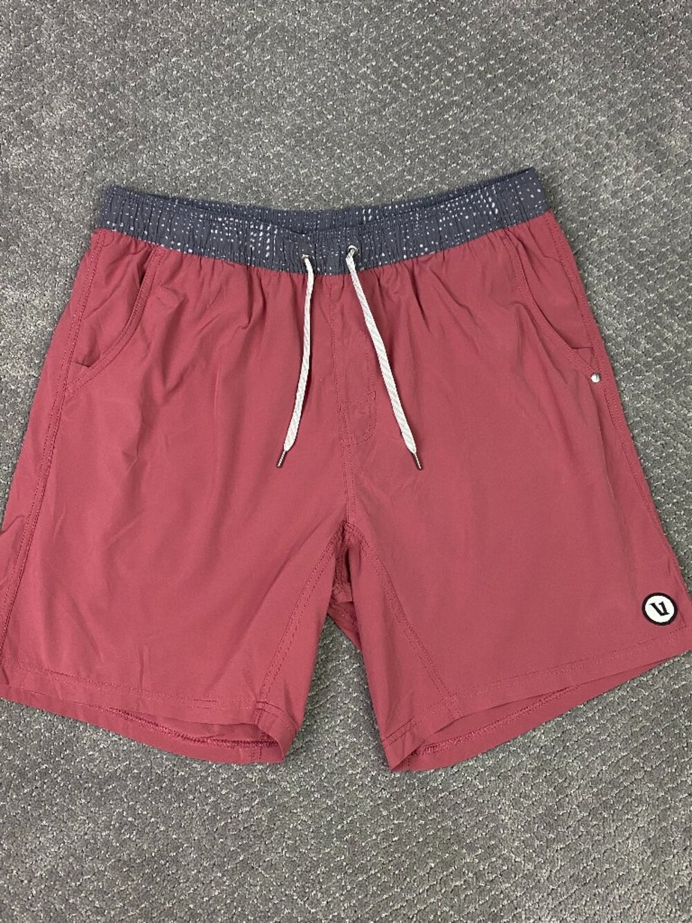 Vuori Kore Shorts XL Saltwater Red Coral Pink Gym Running Lined Performance 7"